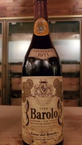 1971年(昭和46年)のワインを同年生まれの店長が厳選