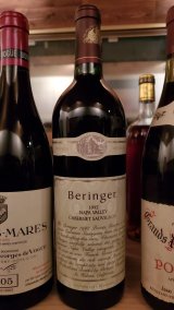 1992年(平成4年)産ワインに刻印も可能。吉田店長が厳選し管理も万全！