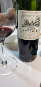 ボルドーの古酒を多数品揃えしております。