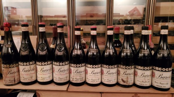 画像2: 希少！バローロリゼルヴァ・ボルゴーニョ(上級品)1979年  (2)