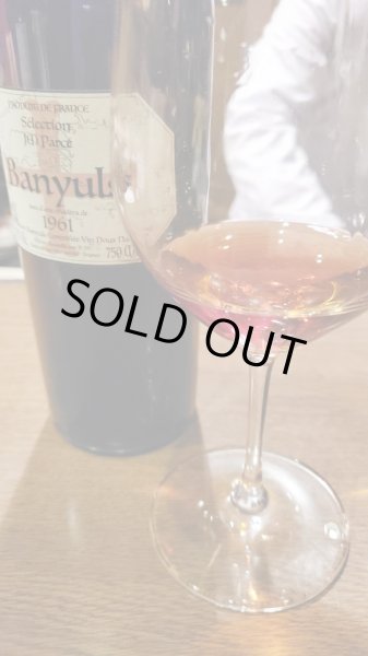 ワインの色調も綺麗です