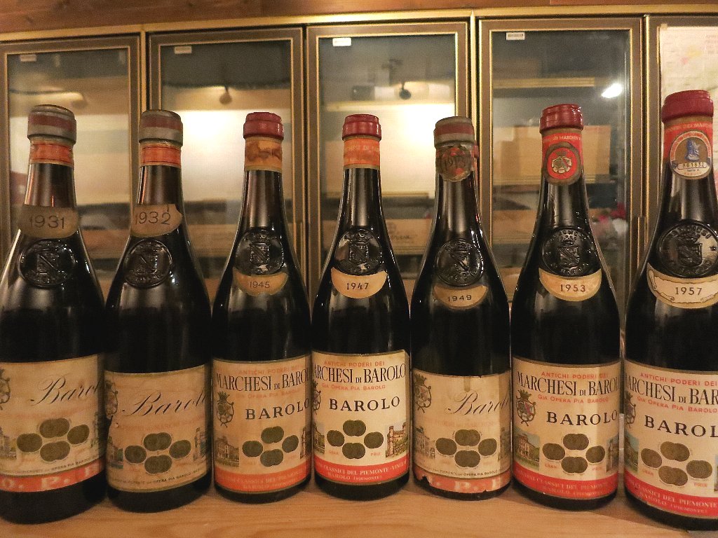 名門 マルケージ・ディ・バローロ 1949年 - 【富山 吉田酒店】